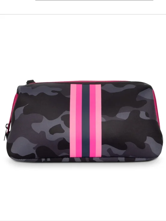 New HAUTE SHORE Kyle Epic Neoprene Camo Toiletry Cosmetics Bag w Pink Stripes - Picture 2 of 7